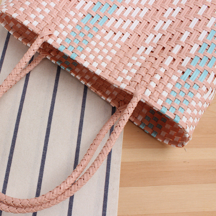 Braided beach bag with modern design and comfortable handles Kalsten