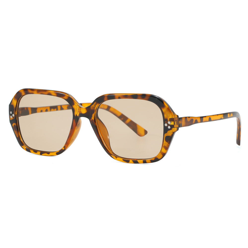 Women's fashionable oversized sunglasses in elegant design Kalsten