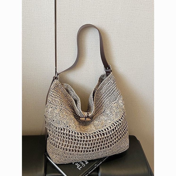 Braided summer handbag with practical leather handles Kalsten