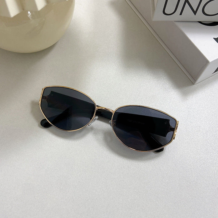 Fashionable Cat-Eye Sunglasses with Golden Frame Kalsten