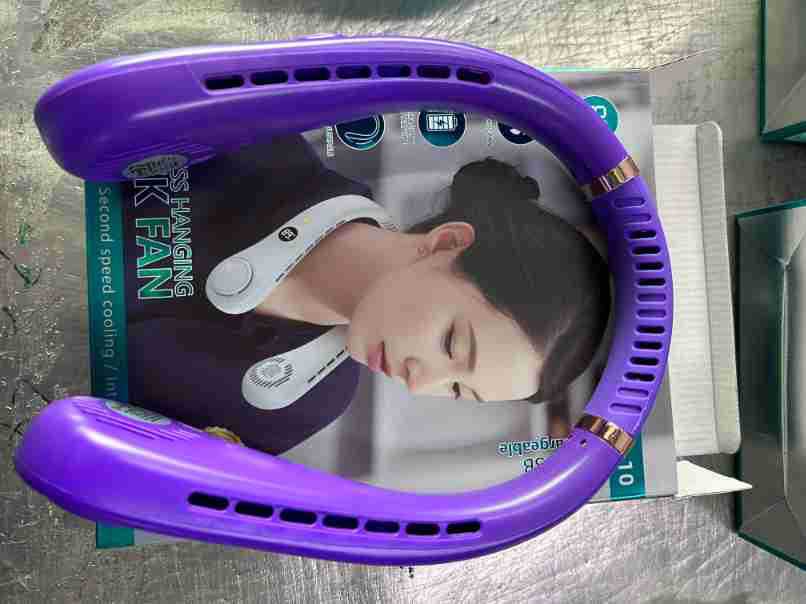 Women's Portable Neck Fan with Temperature Display Kalsten