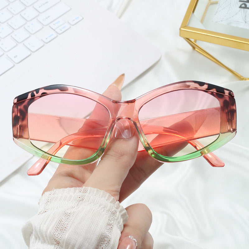 Women’s fashionable sunglasses with distinctive, futuristic design Kalsten