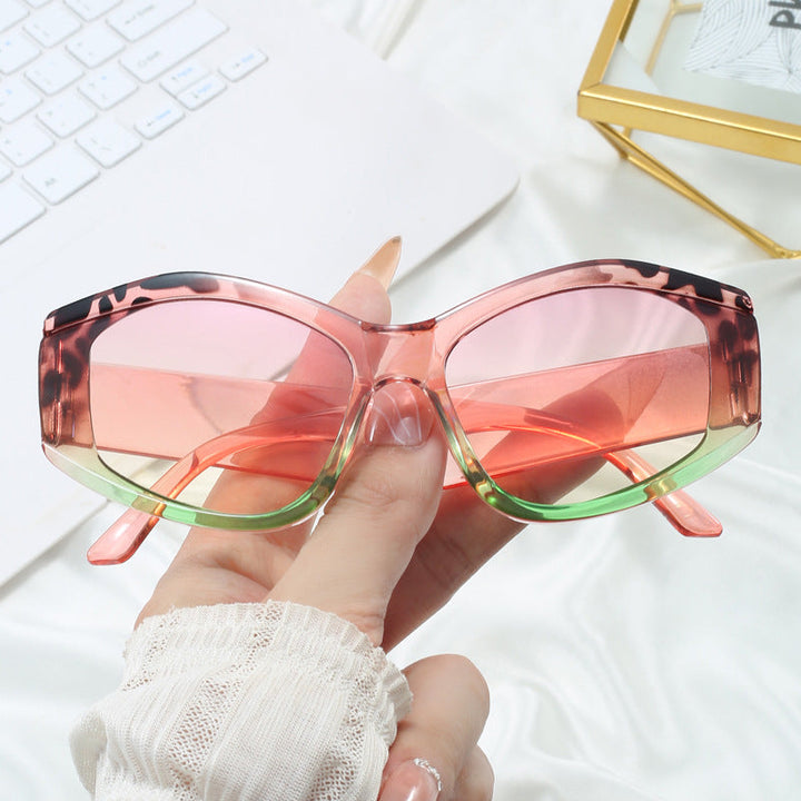 Women’s fashionable sunglasses with distinctive, futuristic design Kalsten