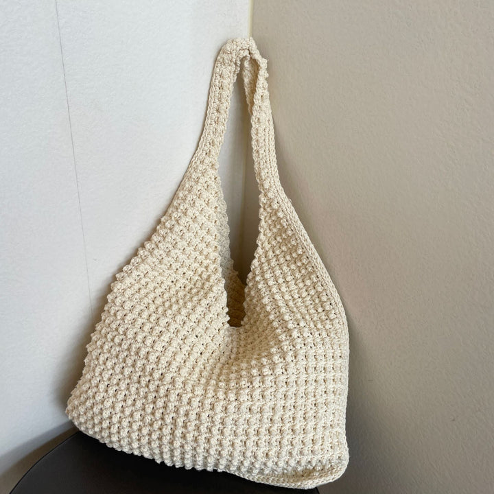 Hand-knotted everyday bag with structured surface Kalsten