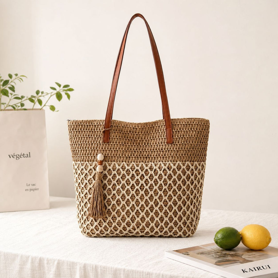 Elegant and Spacious Rattan Bag Kalsten