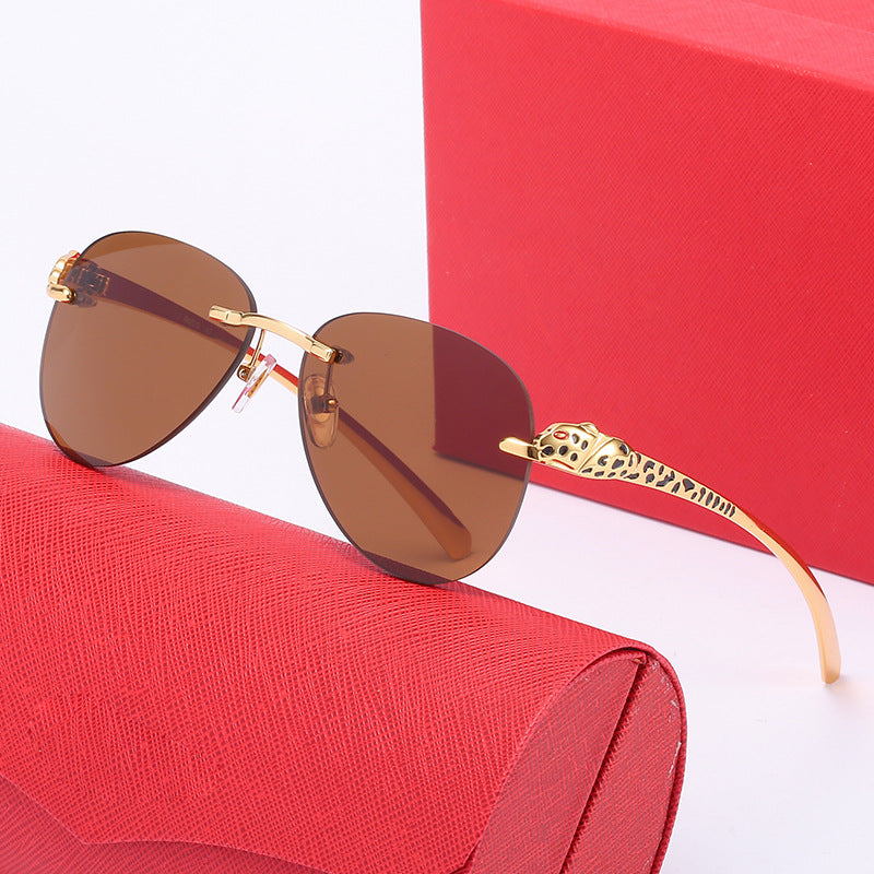 Ladies elegant pilot sunglasses with luxurious gold frame and protective lenses Kalsten