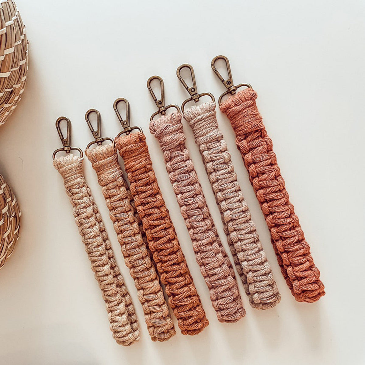 Macrame Keychain Holder with Clip Acalora 1788942676
