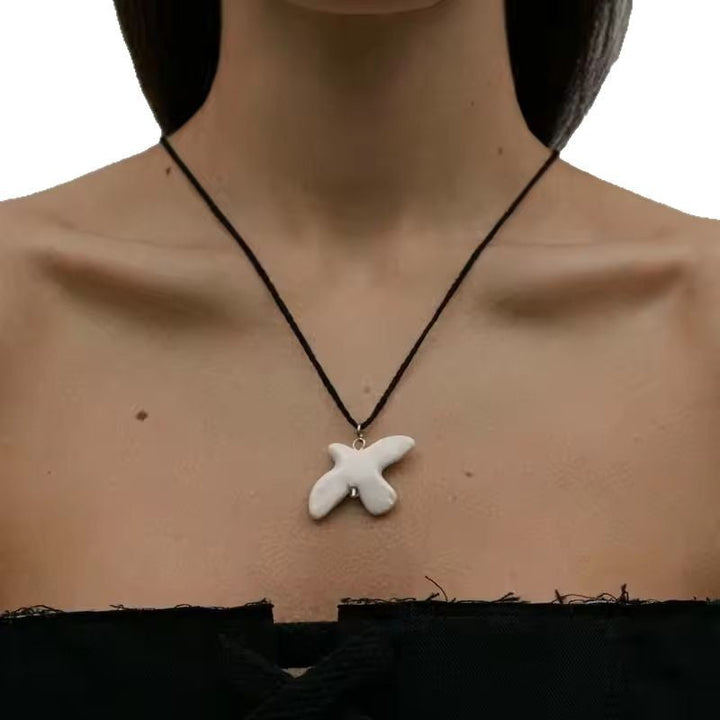 Artistic pendant necklace Kalsten