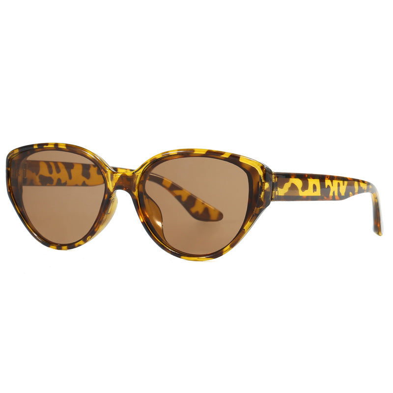 Women Cat-Eye Sunglasses with Modern Design Kalsten
