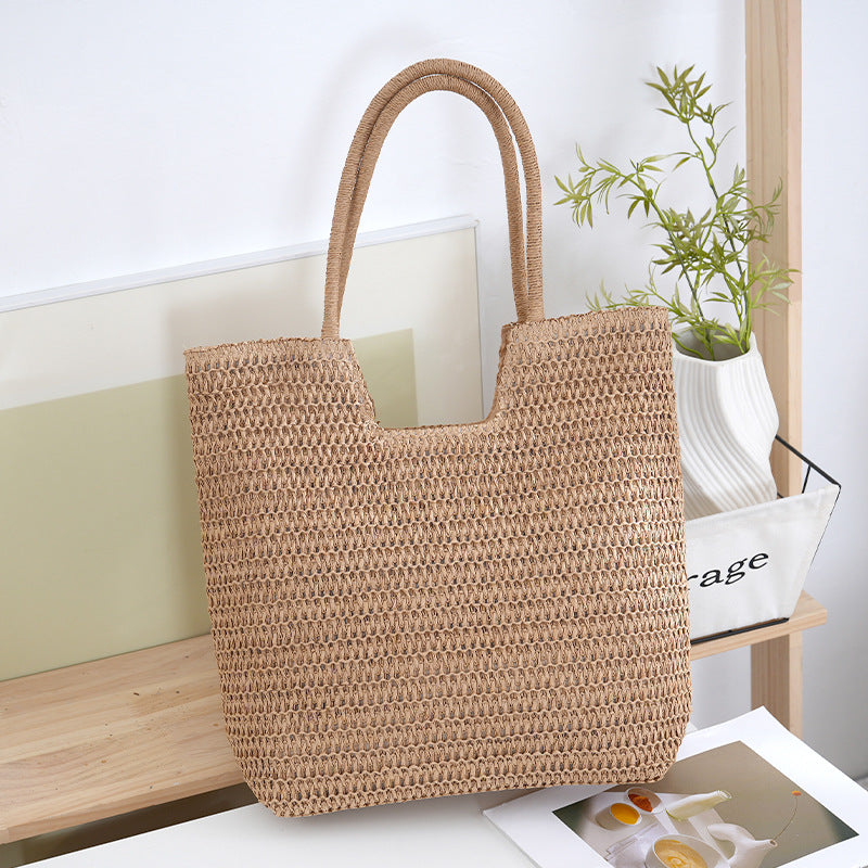 Handmade straw bag with modern design Kalsten