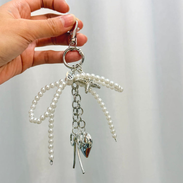 Pearl and Bow Charm Keychain Kalsten