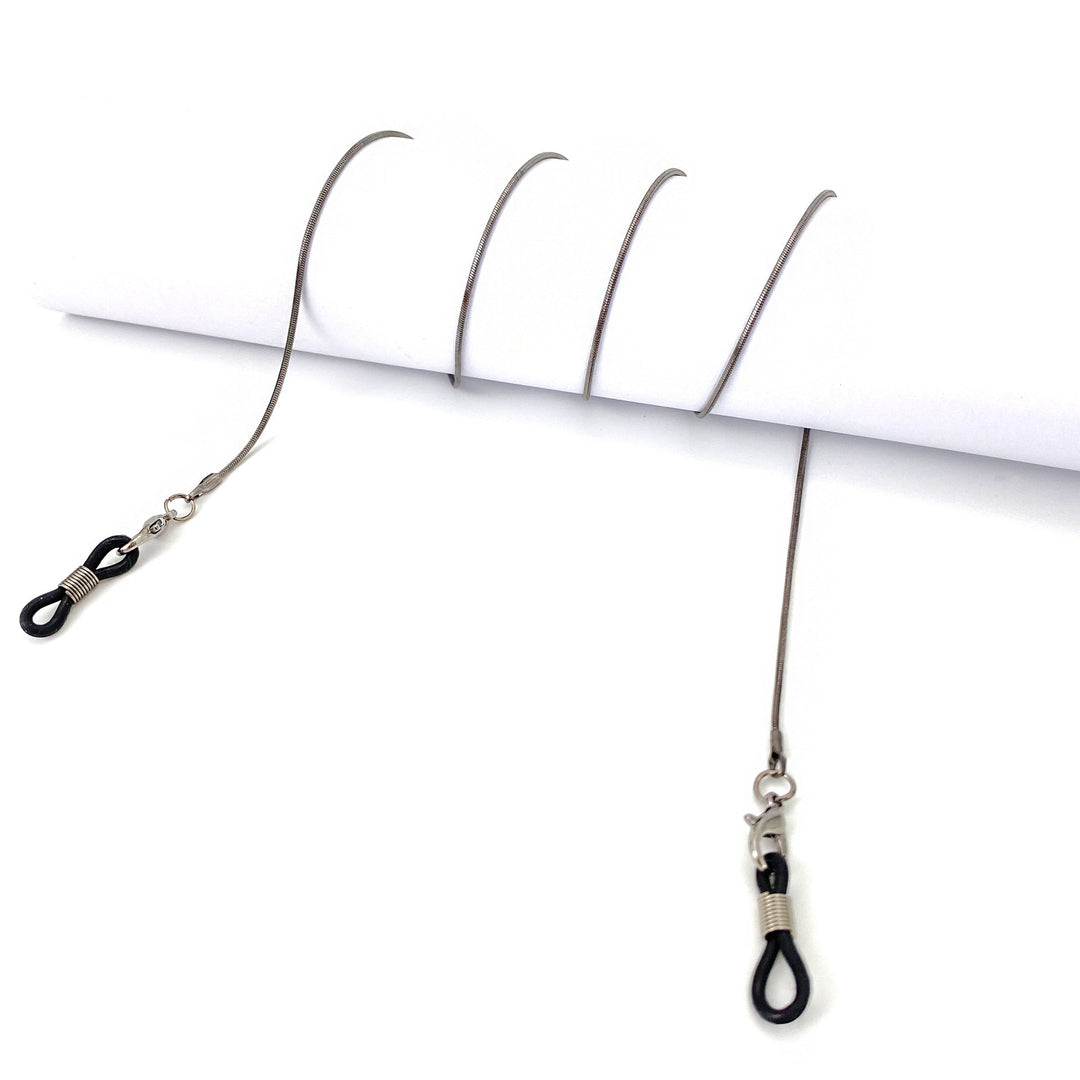 Minimalist Chain Eyewear Holder Kalsten