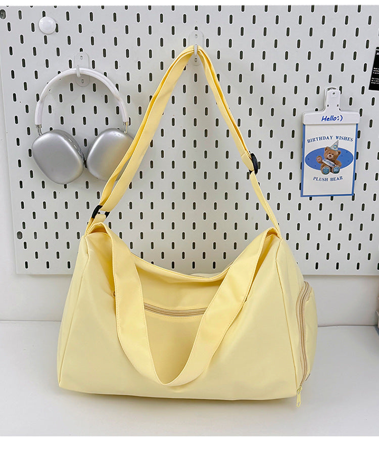 Sporty shoulder bag with spacious interior and sturdy carrying strap Kalsten