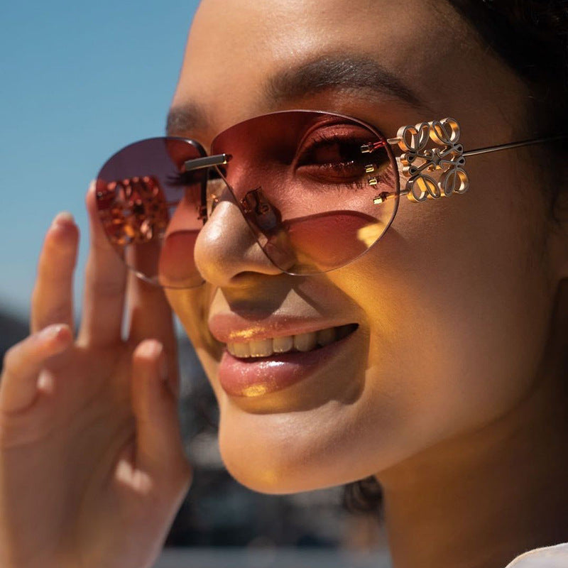 Women's fashionable sunglasses in elegant aviator style with gemstone details Kalsten