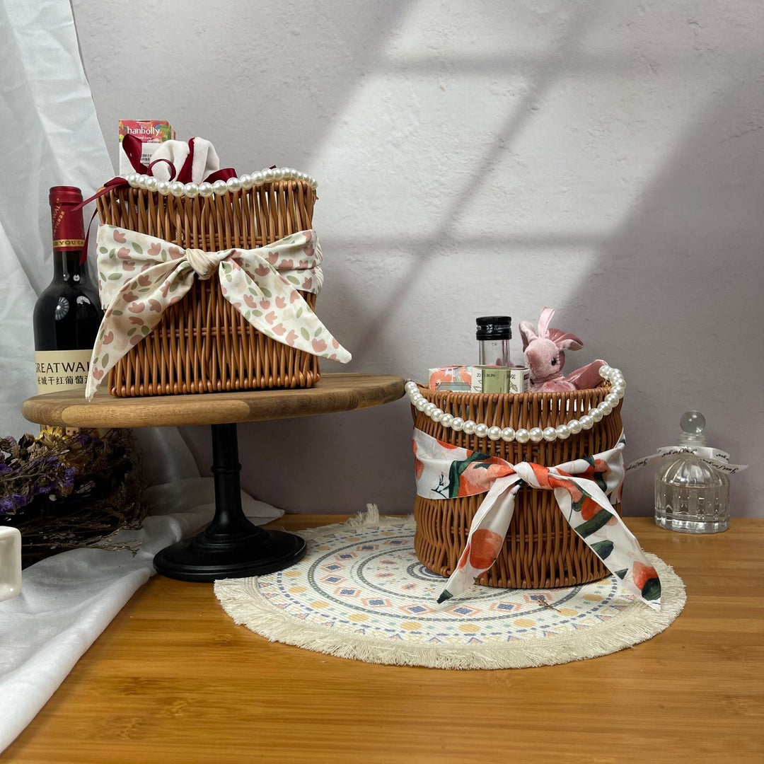 Women's stylish rattan container with pearl handle Kalsten