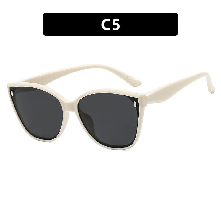 Women Cat-Eye Sunglasses with protective UV filter and stylish Frame Kalsten