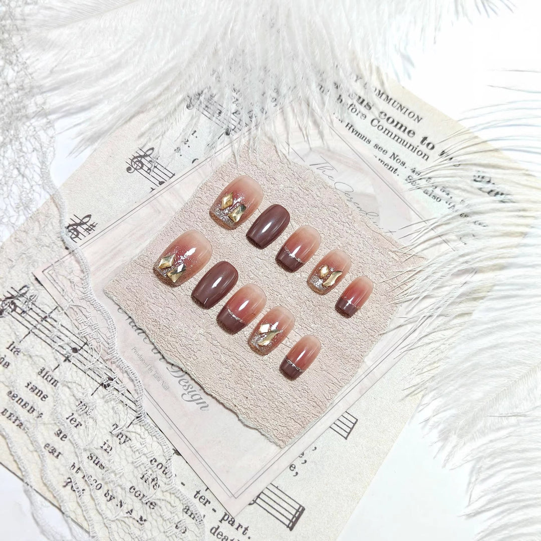 Artificial Nails in Elegant Glitter Design Kalsten