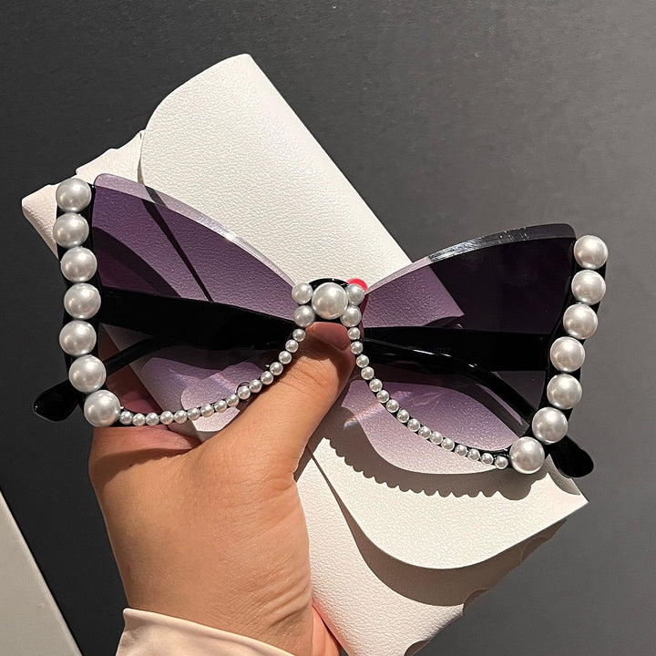 Women striking sunglasses with pearl decoration Kalsten