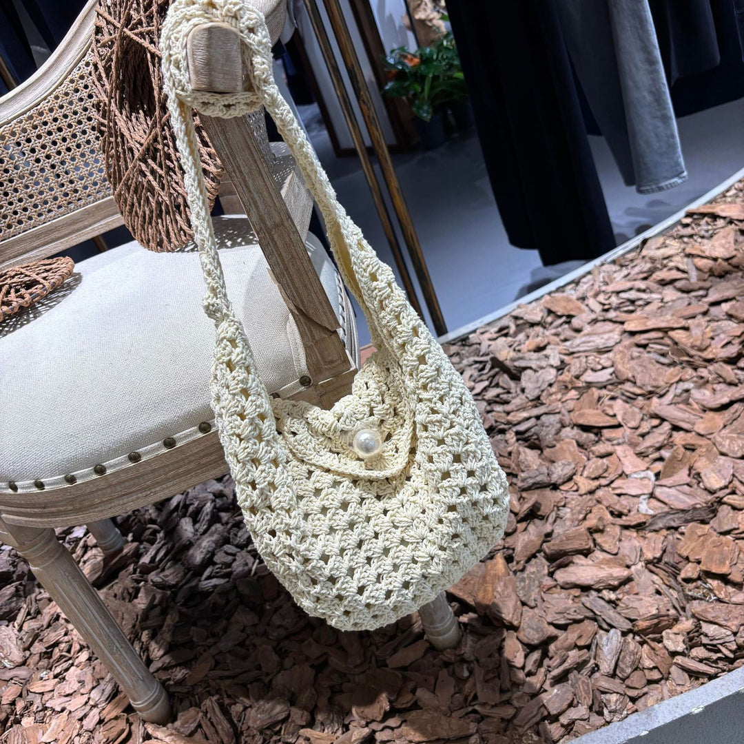 Handmade shoulder bag with bead closure Kalsten