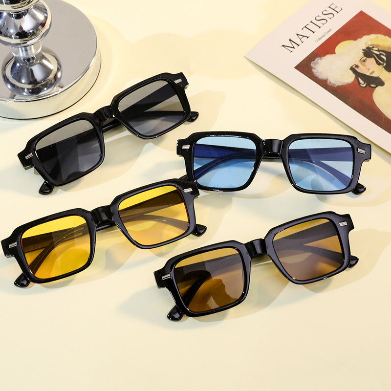 Women's modern rectangular sunglasses with colored lenses Kalsten