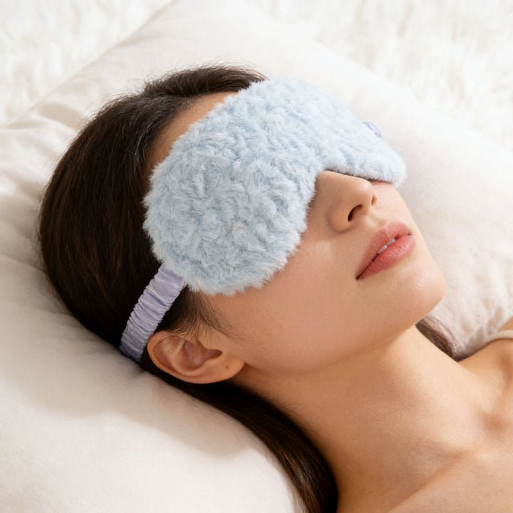 Women's luxury sleep mask with voluminous faux fur cover and softly padded eye area Kalsten