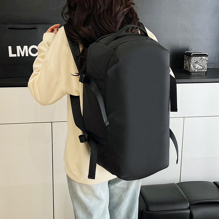Sporty duffel bag with adjustable carrying system for active lifestyles Kalsten
