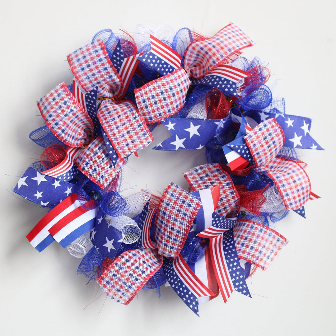 Unisex handmade patriotic door wreath with ribbon, star pattern and decorative net bow Kalsten