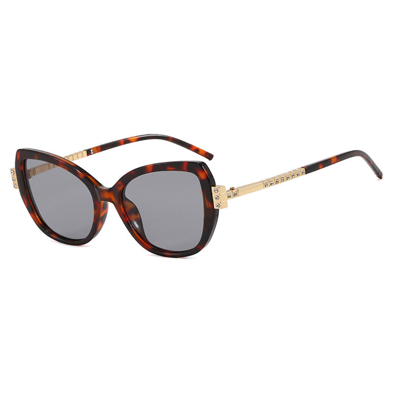 Women oversized sunglasses with protective UV filter and elegant accents Kalsten