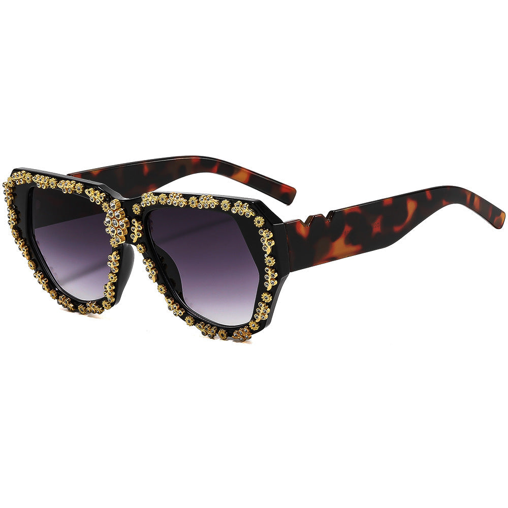 Women's fashionable sunglasses with opulent crystal frame Kalsten
