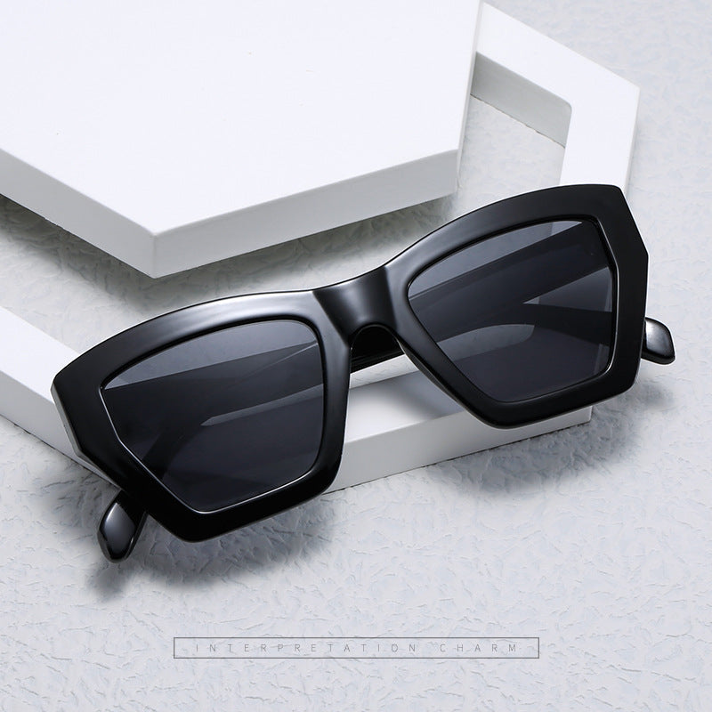 Ladies trendy sunglasses in modern geometric design Kalsten