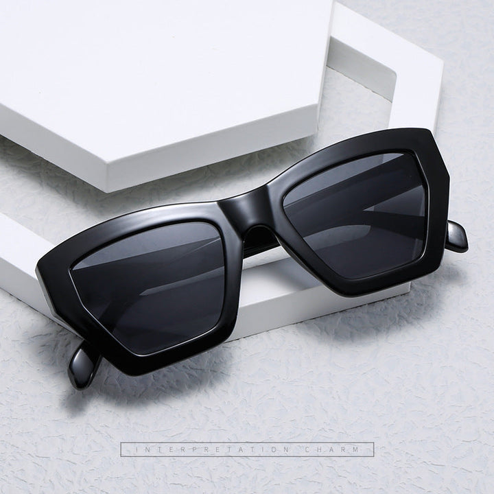 Ladies trendy sunglasses in modern geometric design Kalsten
