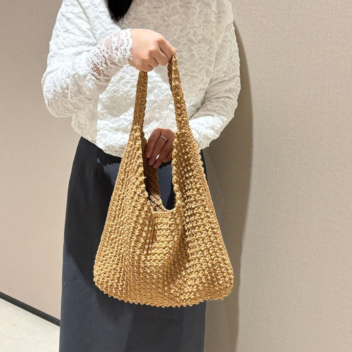 Hand-knotted everyday bag with structured surface Kalsten