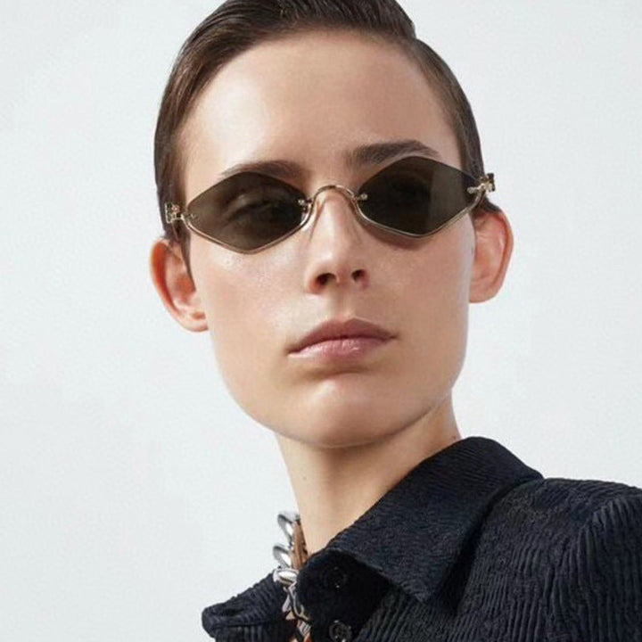 Ladies sunglasses in an elegant, geometric design Kalsten