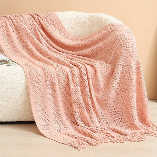Women knitted throw blanket with fringes Kalsten