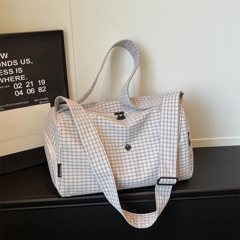Women’s sporty and stylish travel bag Kalsten