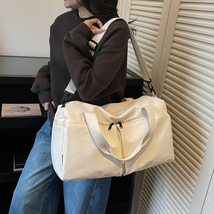 Sporty travel bag with expandable compartments Kalsten