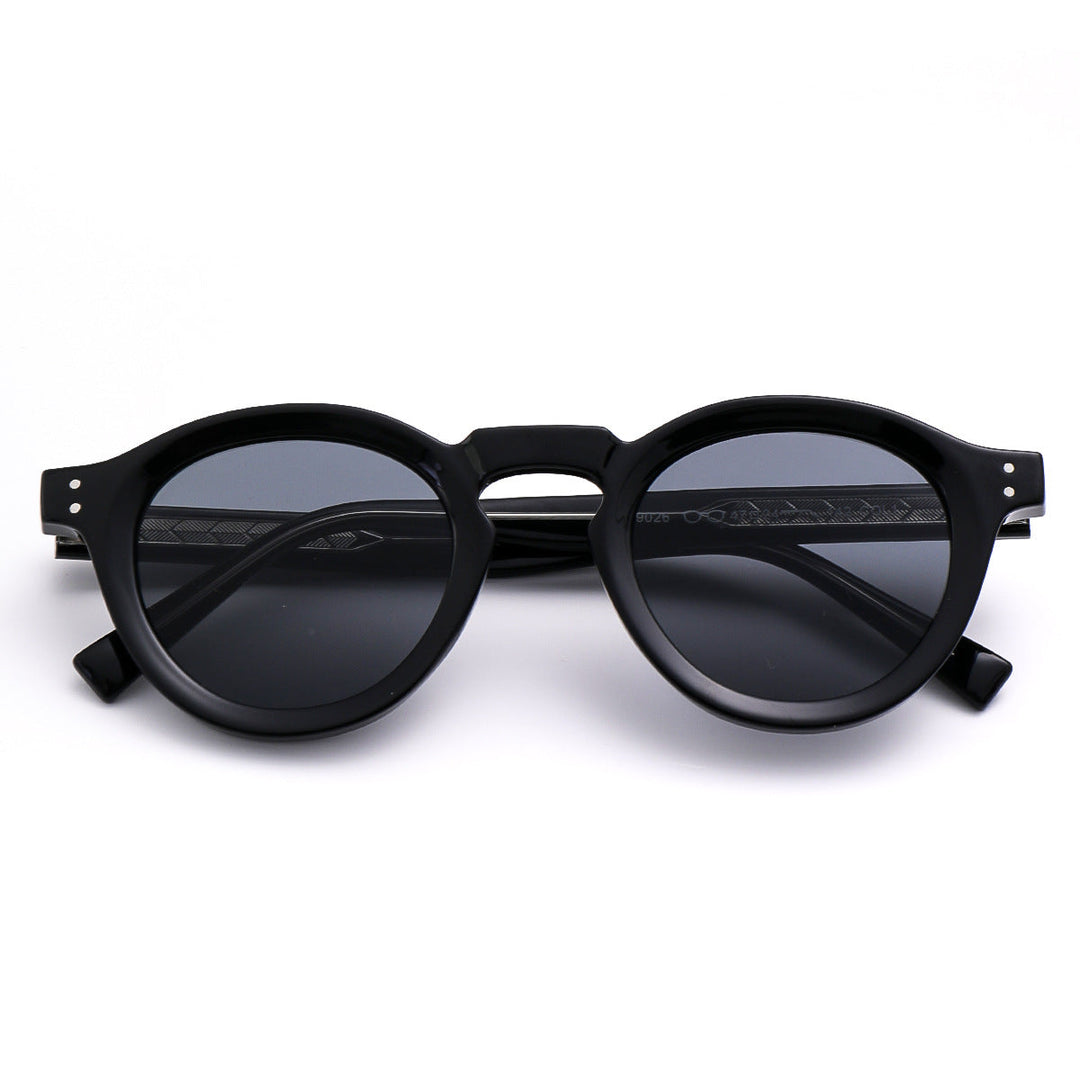 Ladies fashionable sunglasses in classic round style Kalsten