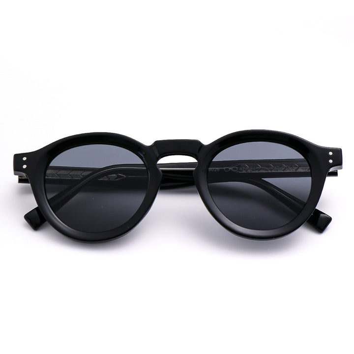 Ladies fashionable sunglasses in classic round style Kalsten
