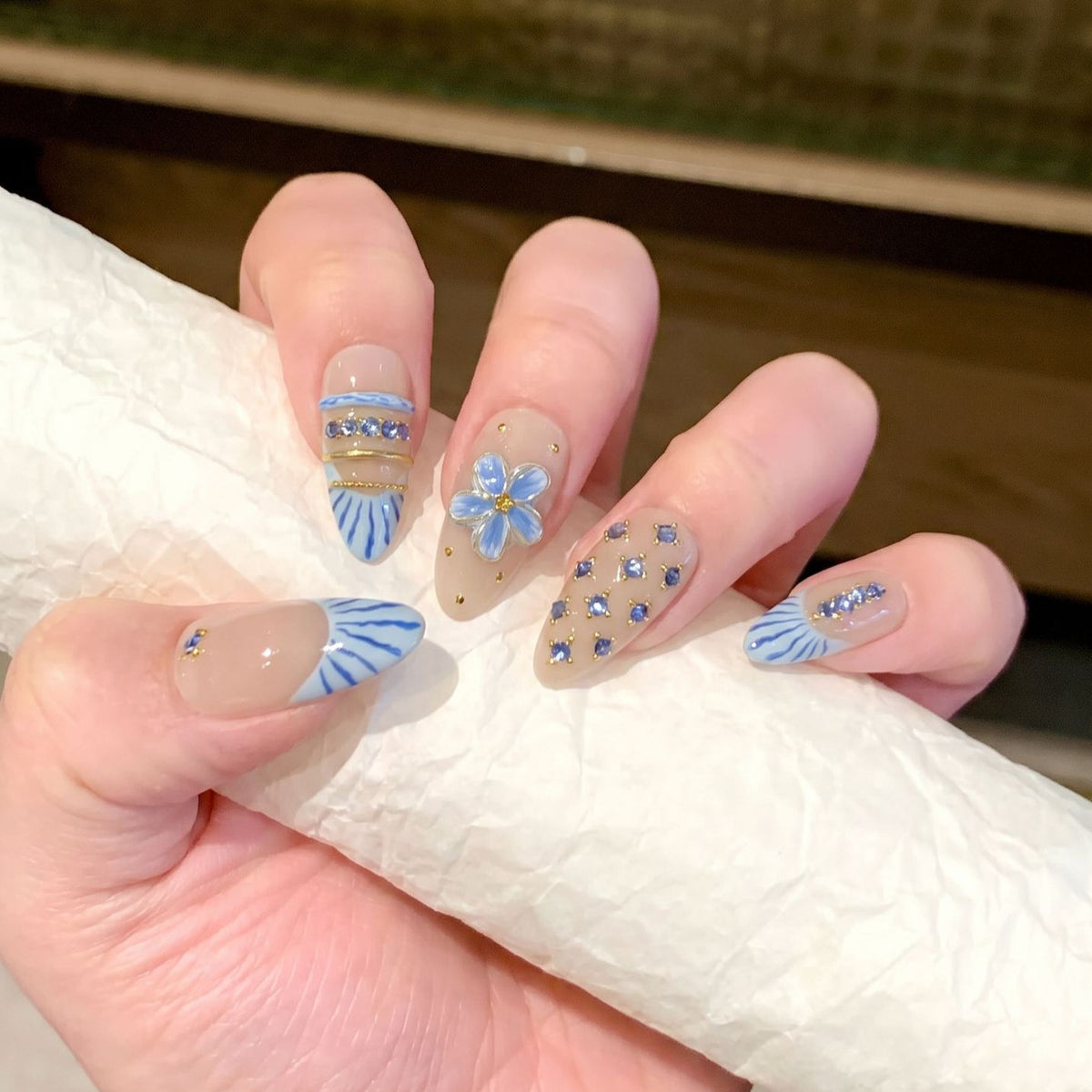 Decorative Nail Art Set with Floral and Gemstone Accents Acalora