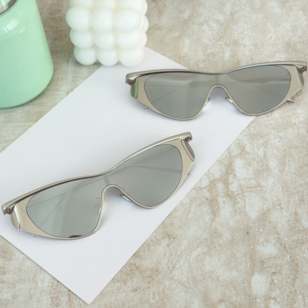 Fashion-Forward Shield Sunglasses Kalsten