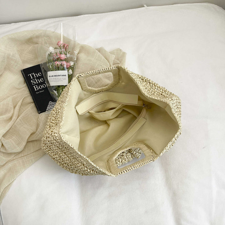 Handcrafted straw bag with elegant pleats Kalsten