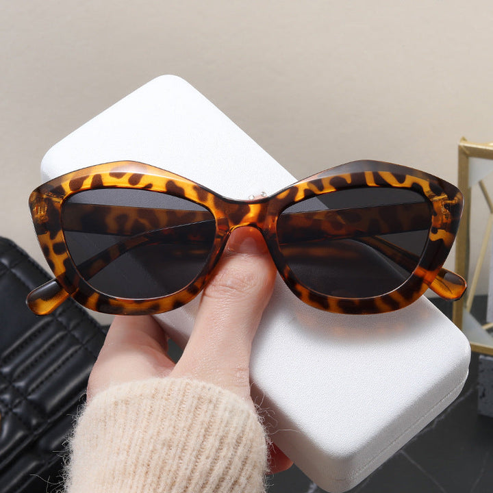 Ladies Cat-Eye Sunglasses with Stylish Leopard Pattern Kalsten