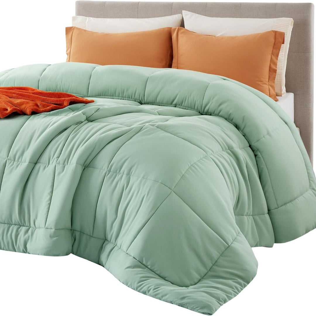 Cozy Comforter Kalsten