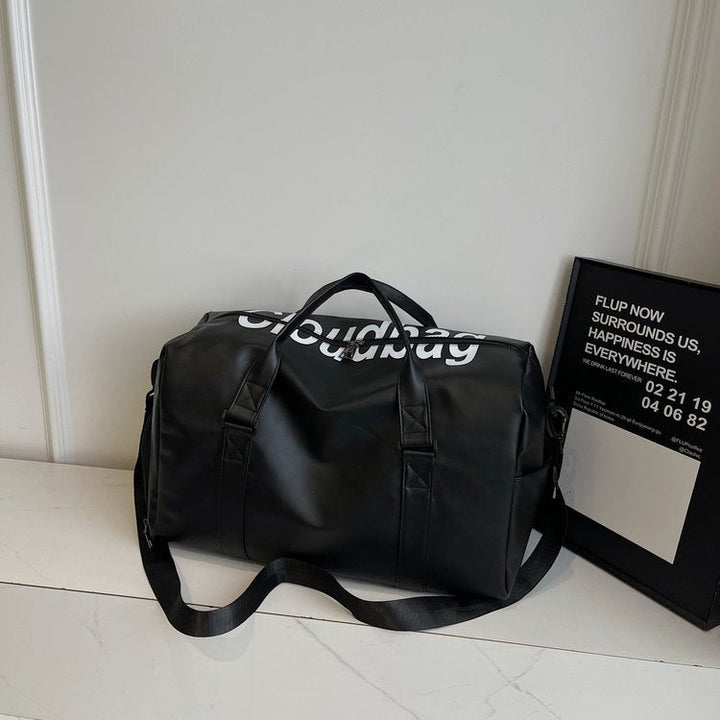 Sporty travel bag with robust design and adjustable shoulder strap Kalsten