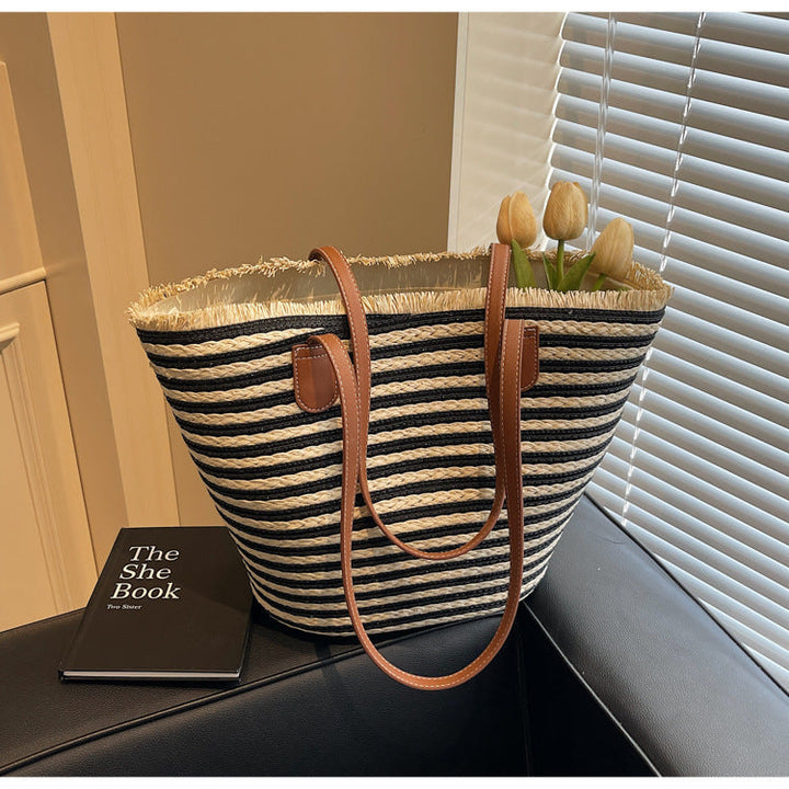 Beach bag with unique woven design Kalsten