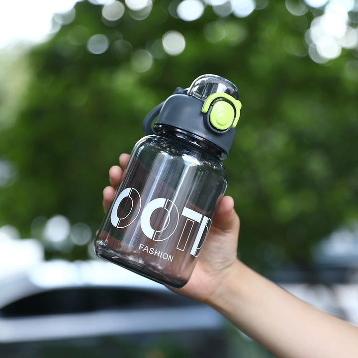 Women's transparent sports water bottle with practical Kalsten attachment