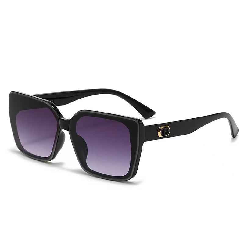 Women's oversized sunglasses with sturdy frame and subtle lenses Kalsten