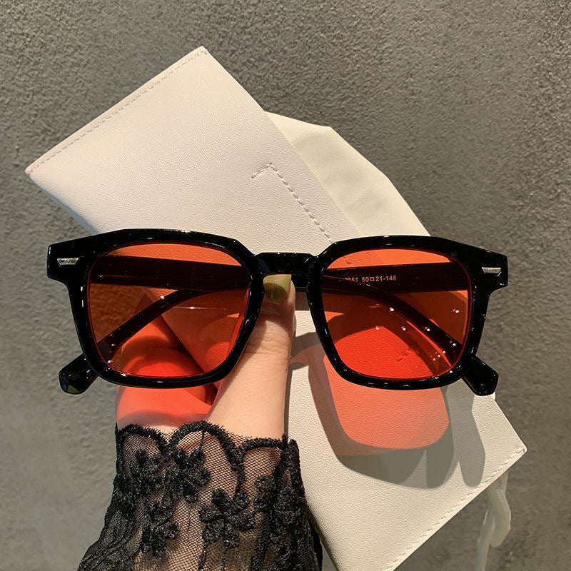 Ladies stylish sunglasses with striking frame Kalsten