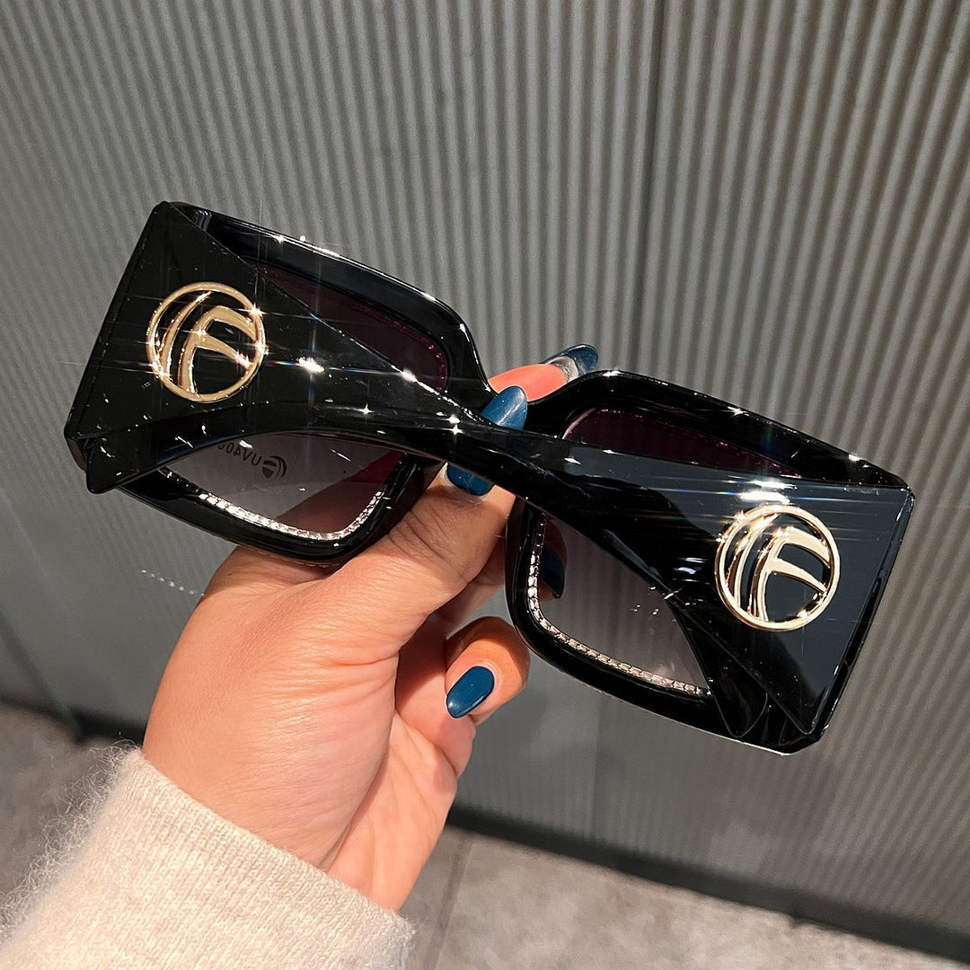 Women's sunglasses with rhinestone decorated frame Kalsten
