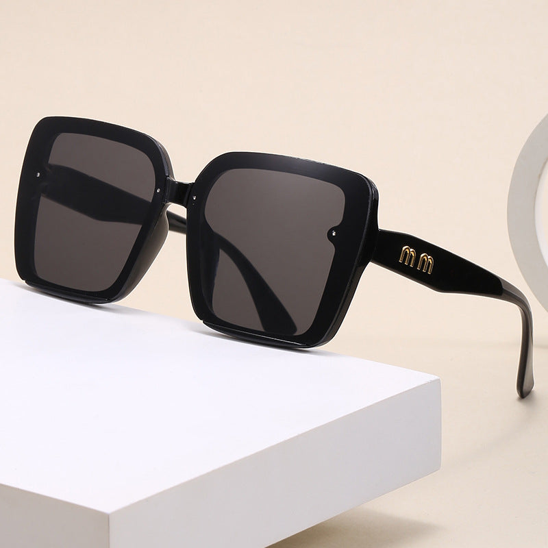 Women fashionable square sunglasses with comfortable design Kalsten